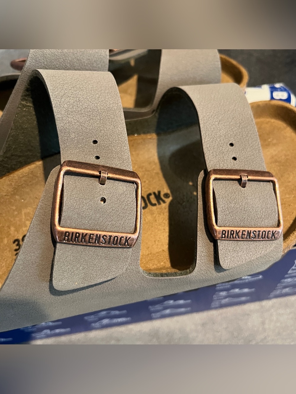 Birkenstock Women’s Arizona Sandals Stone Size 8 US 39 EU - Picture 4 of 14